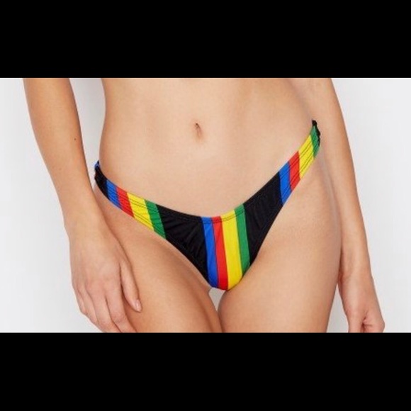 [Ris-K] Two Piece Island Vibes Bikini - Picture 6 of 7